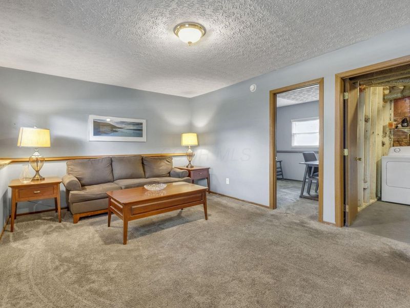 1077 Snohomish Avenue, Columbus, OH 43085 Photo 25