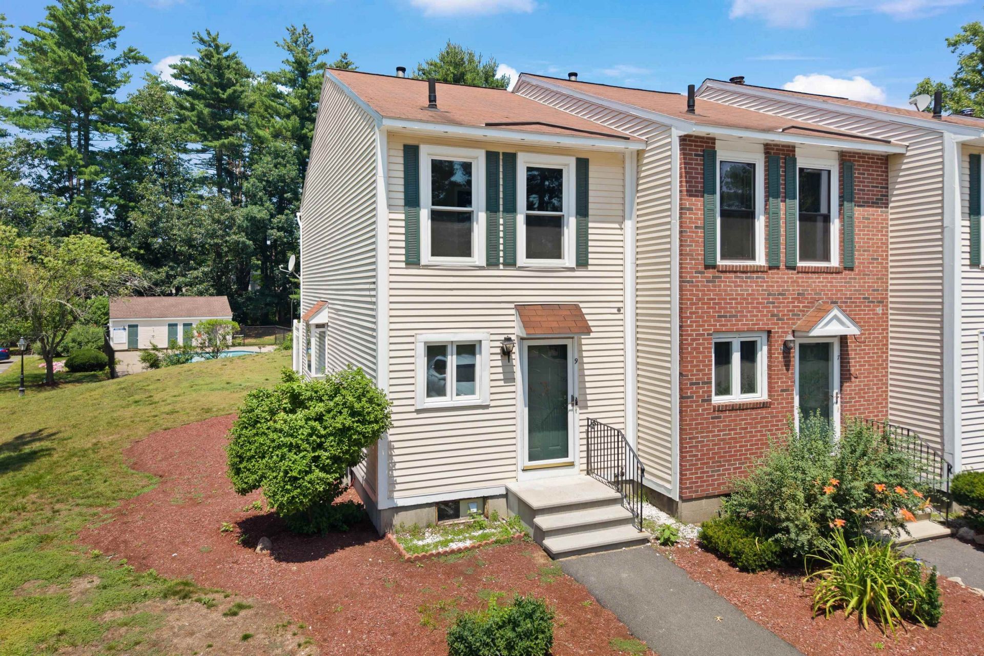9 Kimberly Drive, Merrimack, NH 03054 Main Photo