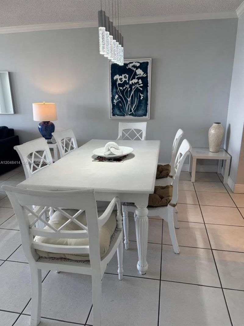 5601 Collins Ave , Unit 823, Miami Beach, FL 33140 Photo