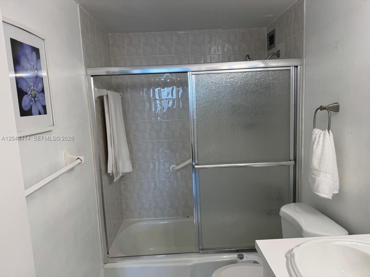 5601 Collins Ave , Unit 823, Miami Beach, FL 33140 Photo