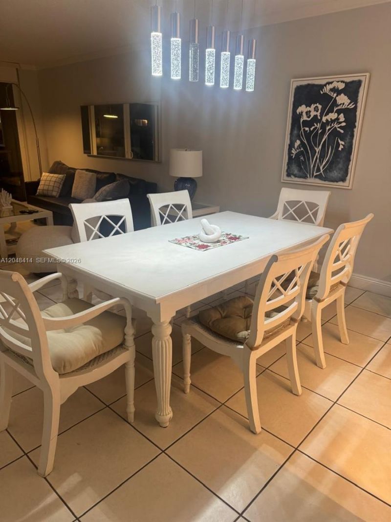 5601 Collins Ave , Unit 823, Miami Beach, FL 33140 Photo