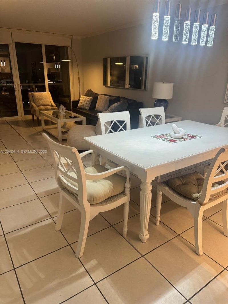 5601 Collins Ave , Unit 823, Miami Beach, FL 33140 Photo