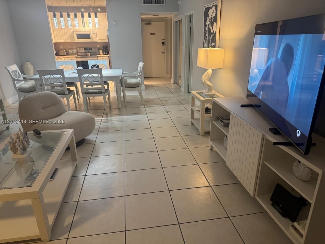 5601 Collins Ave , Unit 823, Miami Beach, FL 33140 Photo
