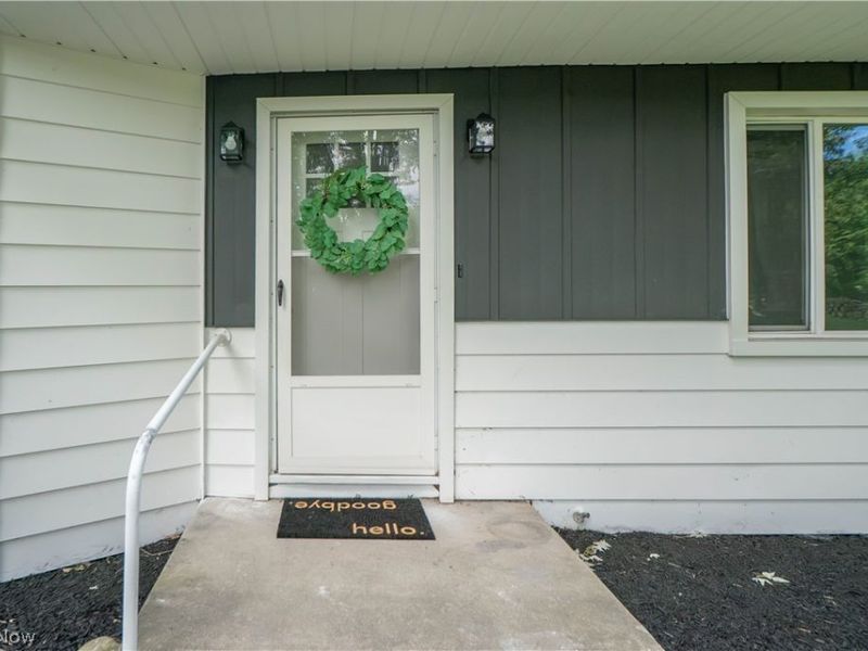 17684 Alexander Road, Walton Hills, OH 44146 Photo 4