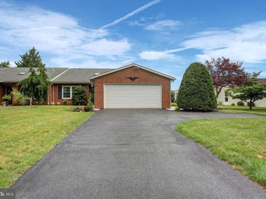 127 CHANCELLOR DRIVE, CHAMBERSBURG, PA 17201