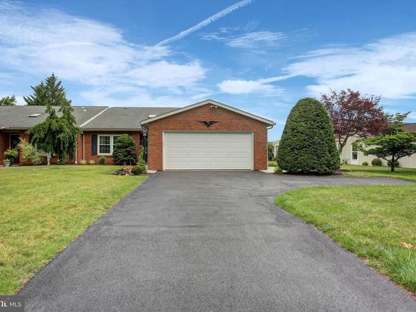 127 CHANCELLOR DRIVE , CHAMBERSBURG, PA 17201