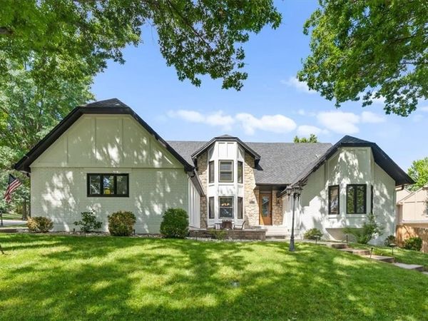 8230 W 99th Street, Overland Park, KS 66212