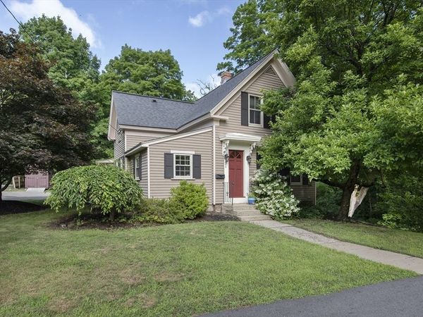 21 Lincoln Street, Medway, MA 02053