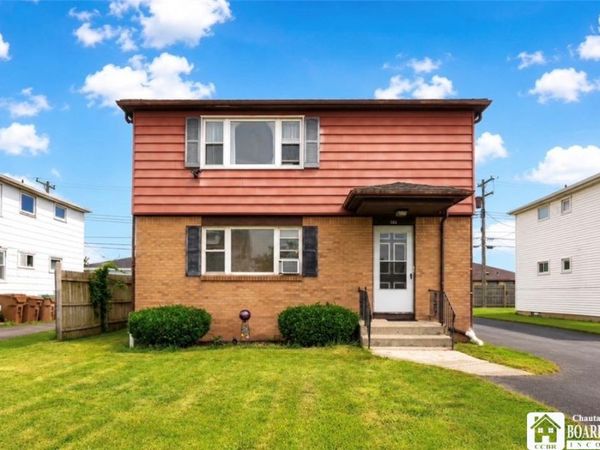 101 Poinciana Parkway , Buffalo, NY 14225