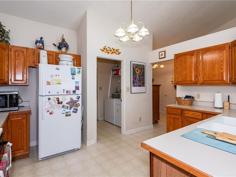 6746 Grovebelle Drive, Huber Heights, OH 45424 Photo 11