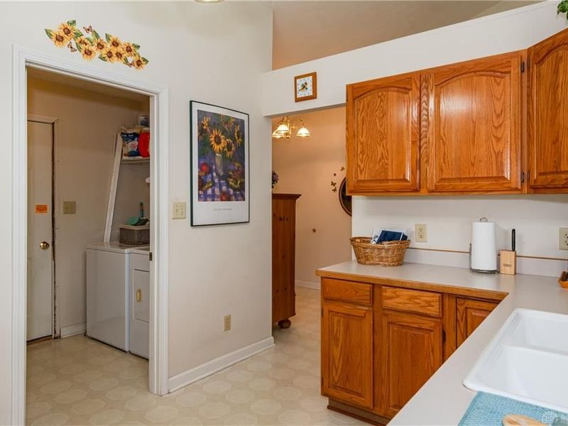 6746 Grovebelle Drive, Huber Heights, OH 45424 Photo 16