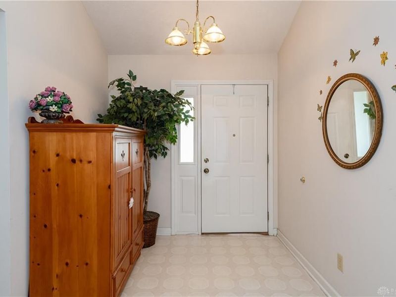 6746 Grovebelle Drive, Huber Heights, OH 45424 Photo 4