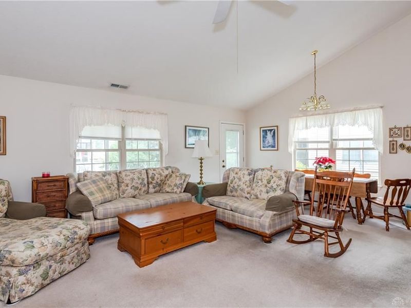 6746 Grovebelle Drive, Huber Heights, OH 45424 Photo 5