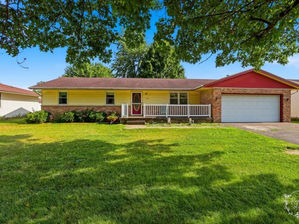 705 E Rosewood Street , Watseka, IL 60970