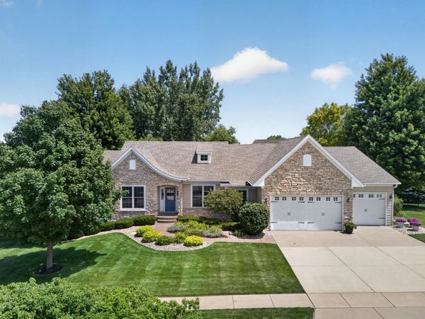 6138 Whispering Hill , Bettendorf, IA 52722