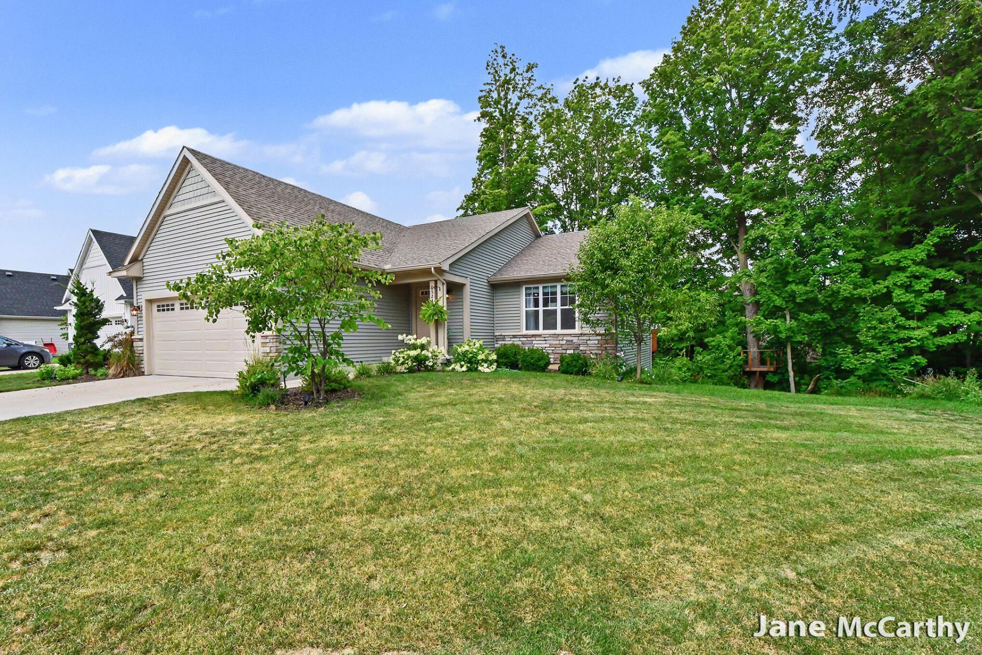 6523 Cherry Mead Court Se, Caledonia, MI 49316 Main Photo