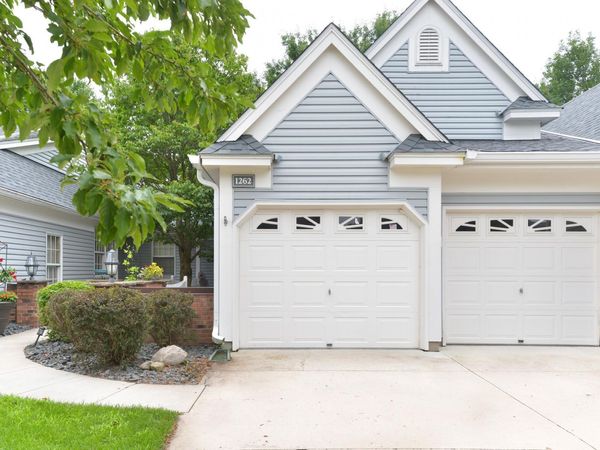 1262 Pond View Lane, White Bear Lake, MN 55110