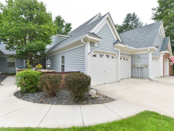 1262 Pond View Lane, White Bear Lake, MN 55110