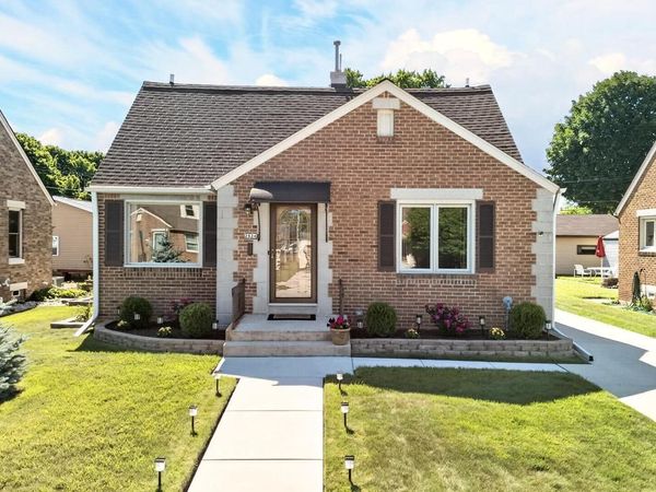 2824 S 8th STREET, Sheboygan, WI 53081