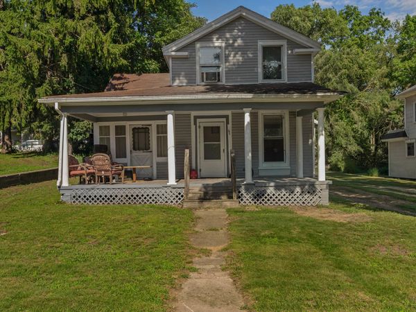 63 Oak Street, Hillsdale, MI 49242
