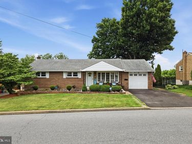 3132 S 6TH AVENUE, WHITEHALL, PA 18052
