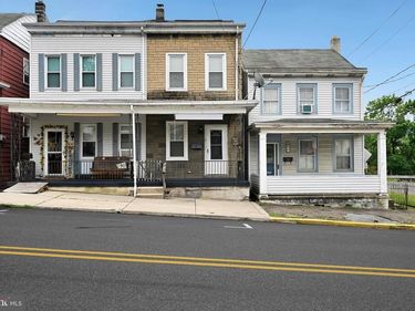 4 E WILLIAM STREET, SCHUYLKILL HAVEN, PA 17972