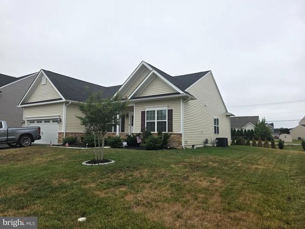 31 WAVYLEAF DRIVE , SMYRNA, DE 19977