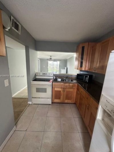 20800 NE 8th Ct , Unit 105-17, Miami, FL 33179 Photo