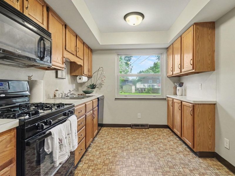 3824 Shamrock Drive , Columbus, OH 43227 Photo 11