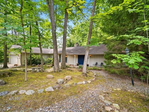 11604 Park Moss Avenue, Strongsville, OH 44136