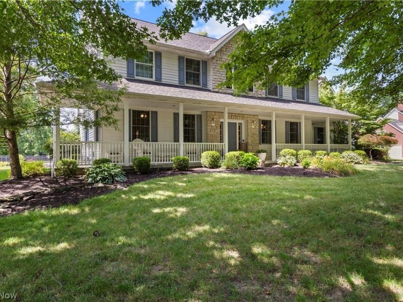 38799 Arbor Court, Grafton, OH 44044 Photo 2
