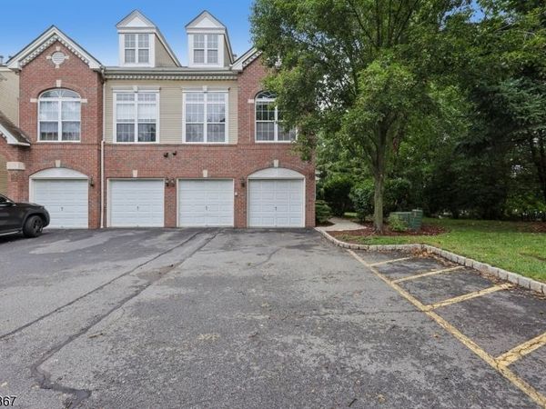 101 Rock Creek Dr, Clifton, NJ 07014