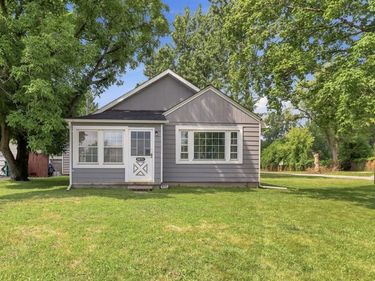 28112 Ecorse Road, Romulus, MI 48174
