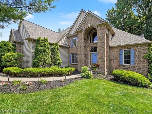 9843 Oak Valley Drive, Springfield Twp, MI 48348