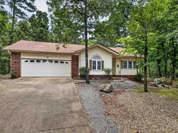 70 Almazan Way , Hot Springs Village, AR 71909
