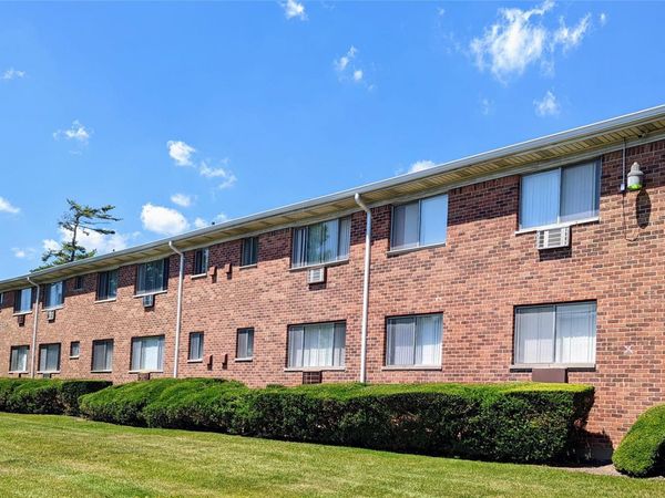 91 South Clinton Avenue , Unit 7B, Bay Shore, NY 11706