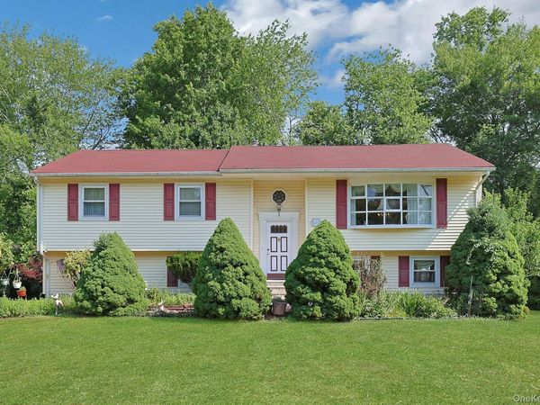 635 Gilbert Avenue , Pearl River, NY 10965
