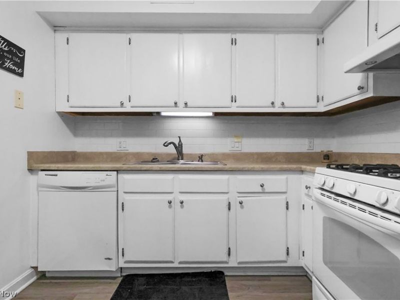 6330 Greenwood, Unit 103, Sagamore Hills, OH 44067 Photo 13