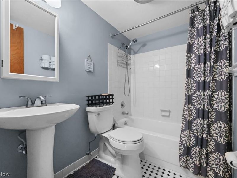 6330 Greenwood, Unit 103, Sagamore Hills, OH 44067 Photo 22