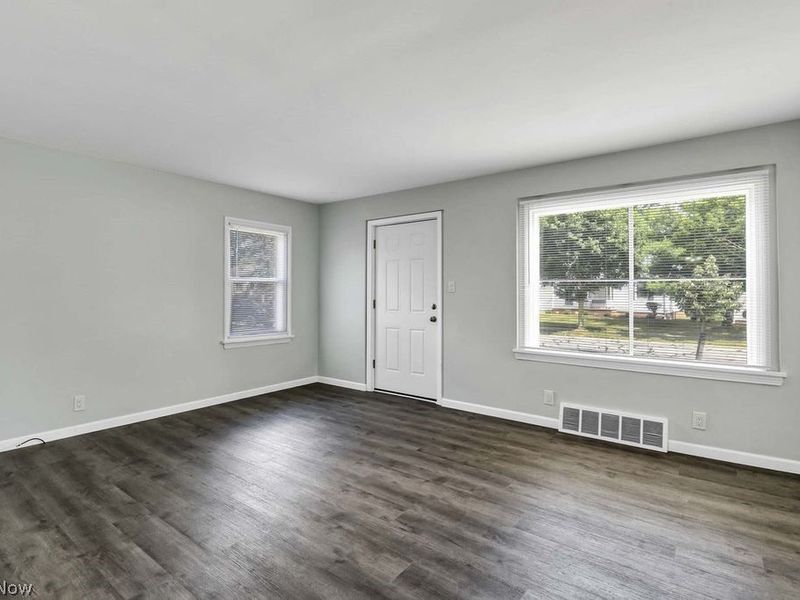 5136 Bridgewater Road, Lyndhurst, OH 44124 Photo 10