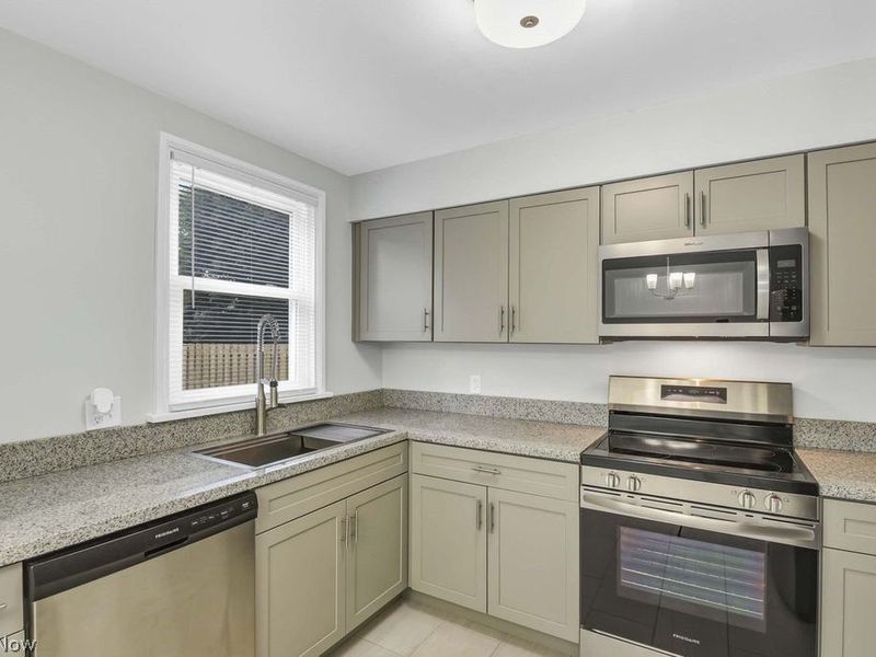5136 Bridgewater Road, Lyndhurst, OH 44124 Photo 18