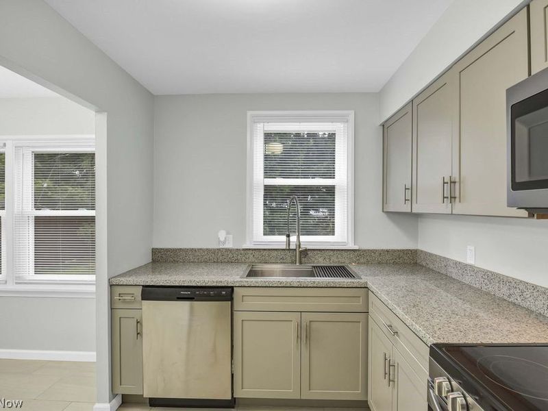 5136 Bridgewater Road, Lyndhurst, OH 44124 Photo 19