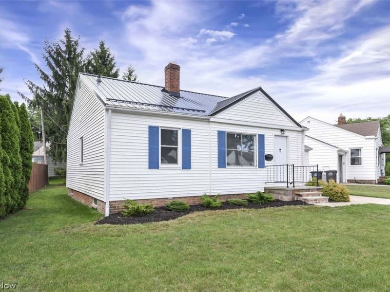 5136 Bridgewater Road, Lyndhurst, OH 44124 Photo 2
