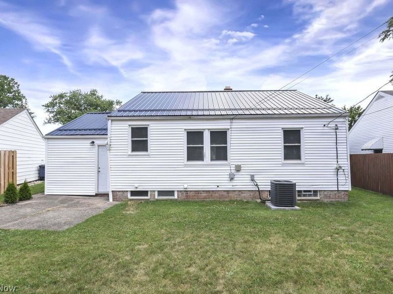 5136 Bridgewater Road, Lyndhurst, OH 44124 Photo 5