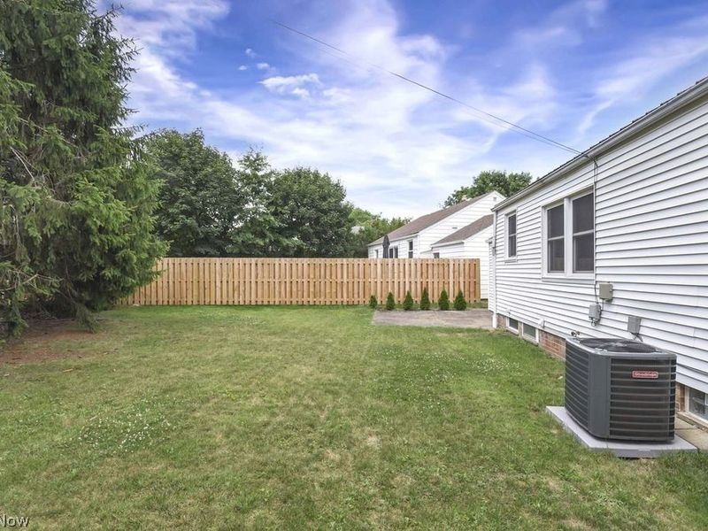 5136 Bridgewater Road, Lyndhurst, OH 44124 Photo 7