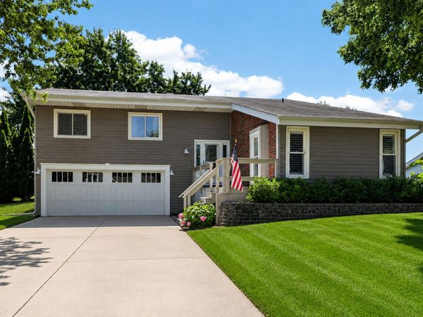 186 ROYCE Drive , Bloomingdale, IL 60108