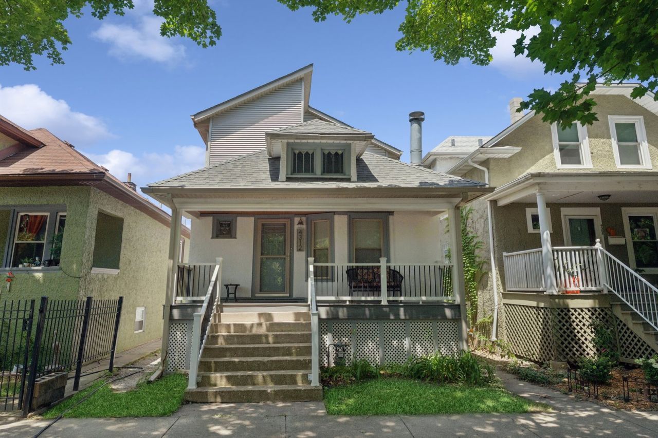 4312 W Wrightwood Avenue, Chicago, IL 60639 Main Photo