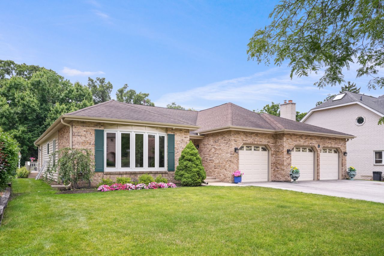 142 Elizabeth Court, Wood Dale, IL 60191