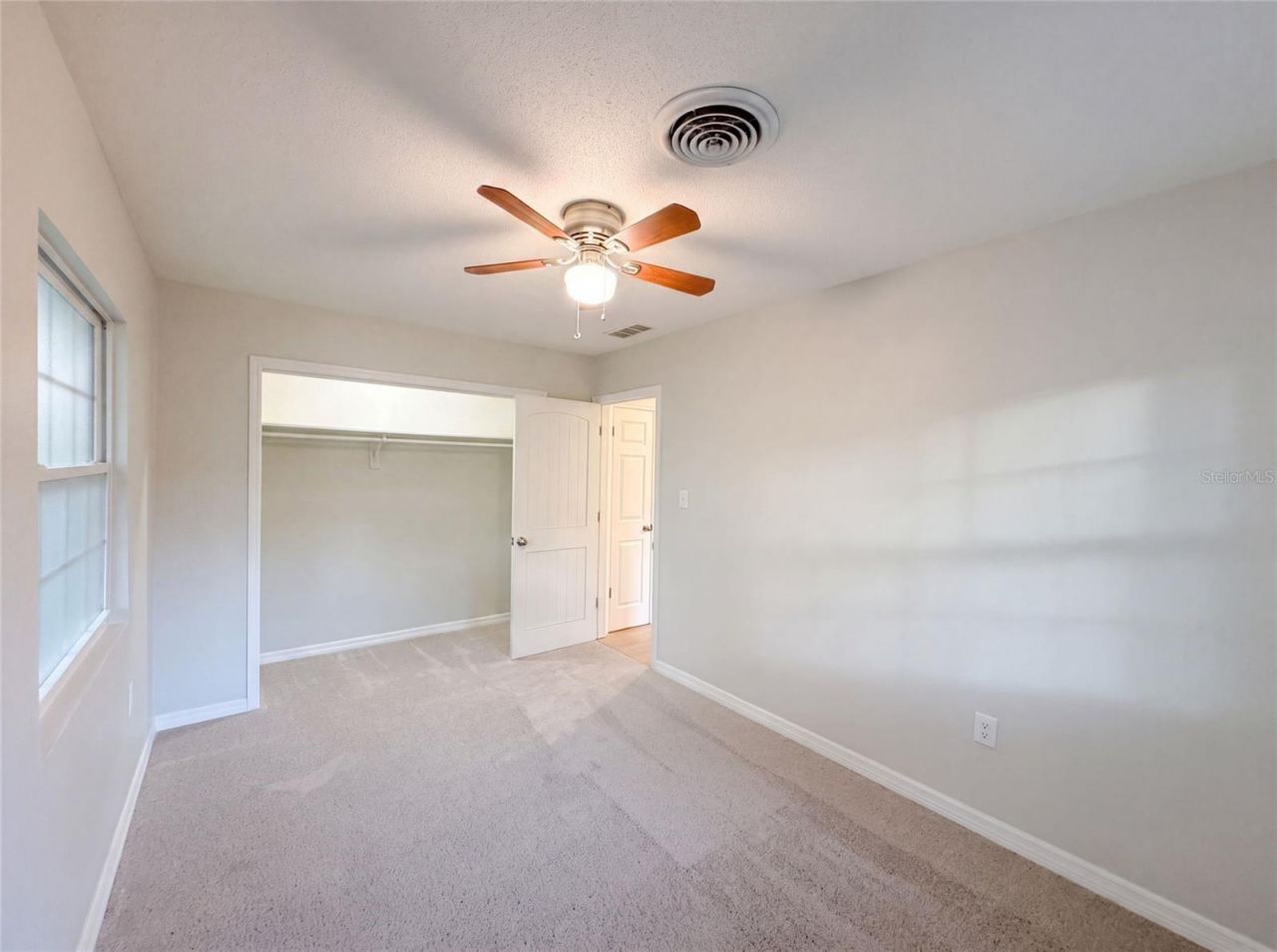 827 Dora Avenue , Tavares, FL 32778 Photo