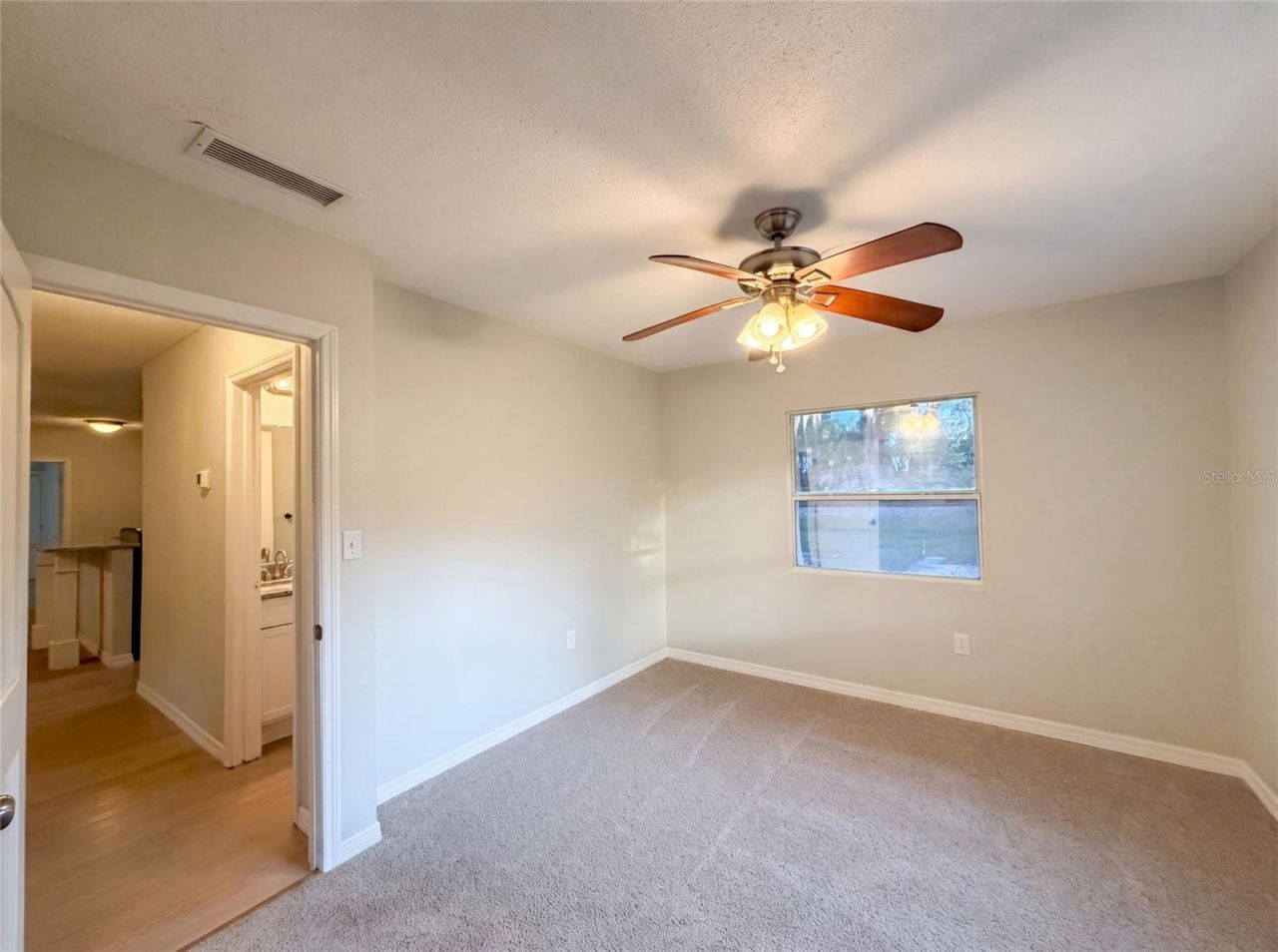 827 Dora Avenue , Tavares, FL 32778 Photo